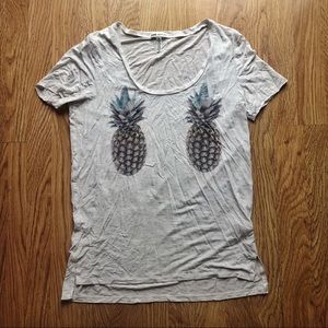 VS PINK pineapple T-shirt
